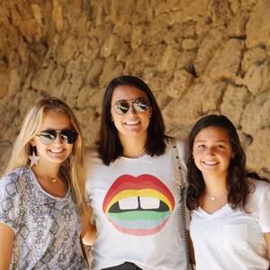 Meet your Posher, Claire